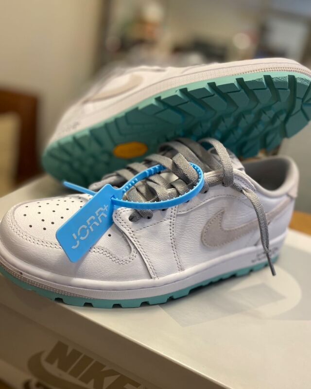 Neutral Grey🩶
ご注文ありがとうございます！
#jorrplus #osaka #golf #airjordan #airjordan1 #ゴルフ女子 #ゴルフ男子 #ゴルフスクール 
#ゴルフスパイク #スパイクレス #ゴルフウェア 
#インドアゴルフ #インドアゴルフスクール #ゴルフ#梅田 #カスタムシューズ